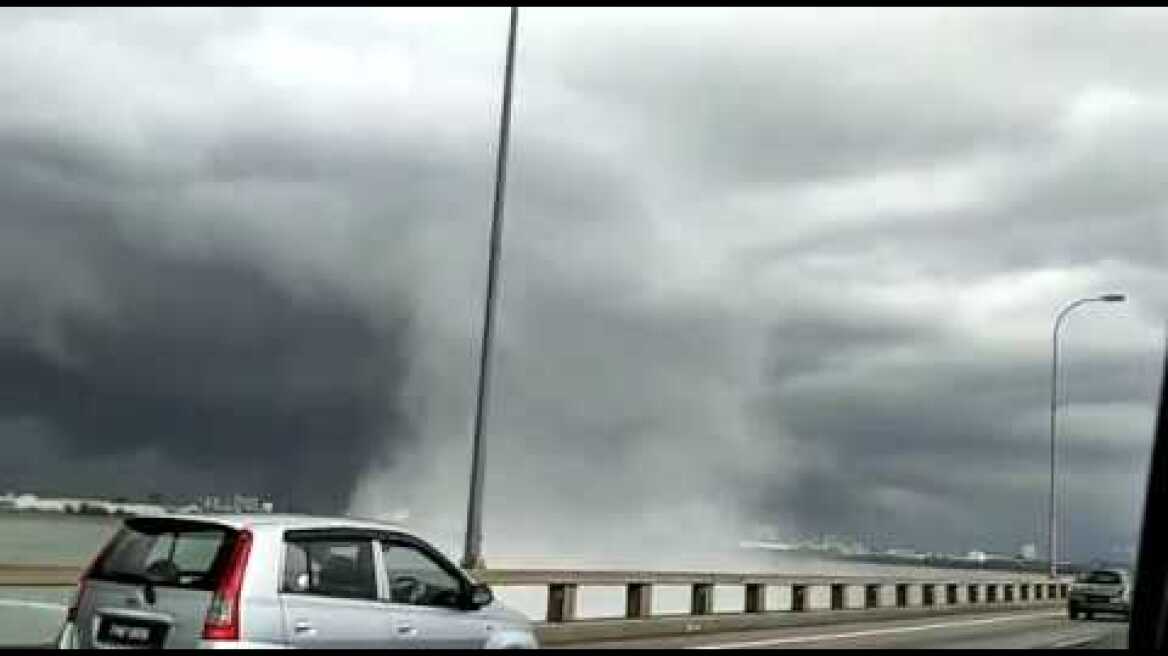Tornado (waterspout) upclose on Singapore-Malaysia causeway 2017