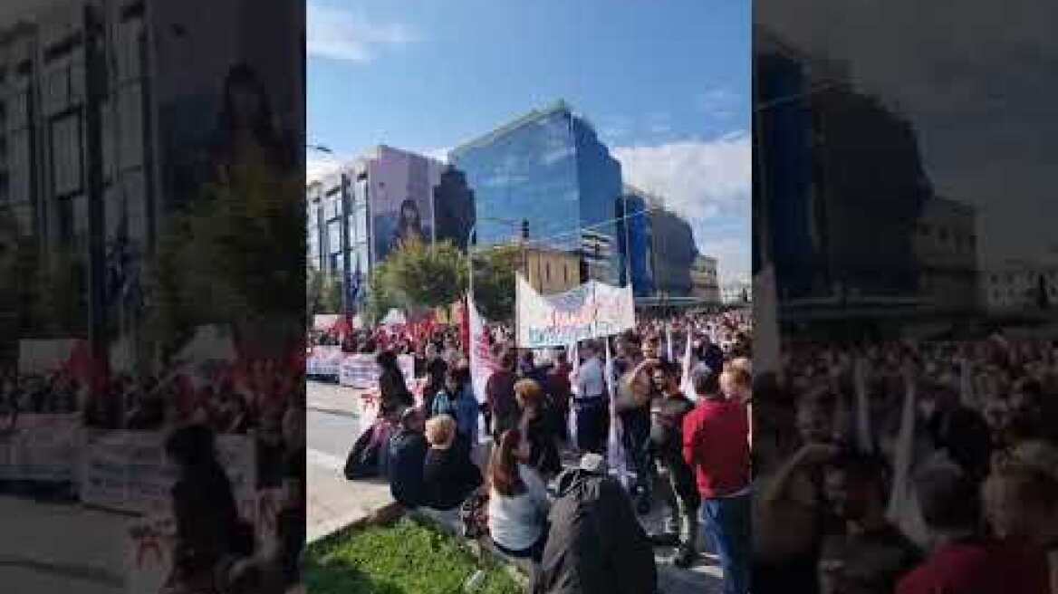 Πλάνα από την απεργία στο κέντρο της Αθήνας