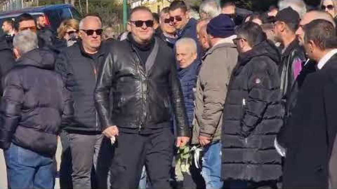 Το τελευταίο αντίο στον Βασίλη Καρρα (6)