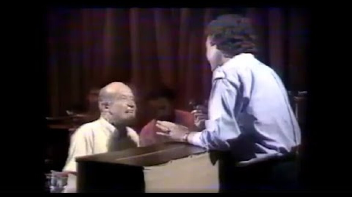 Μίμης Πλέσσας & Τόλης Βοσκόπουλος στο Καλλιτεχνικό Καφενείο