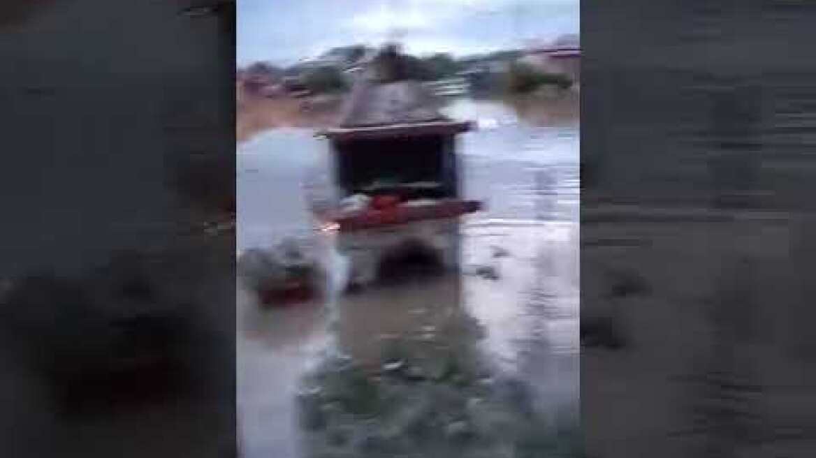 Πλημμύρισαν τα πάντα στο Νεοχώρι
