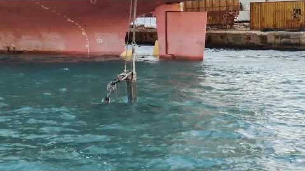 Επιχείρηση ανάσυρσης της άγκυρας του Blue Star 2 από το βυθό