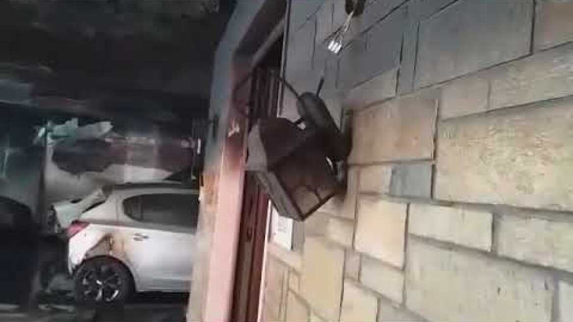 Εμπρηστική επίθεση σε πυλωτή πολυκατοικίας στην Καλαμαριά - Voria.gr