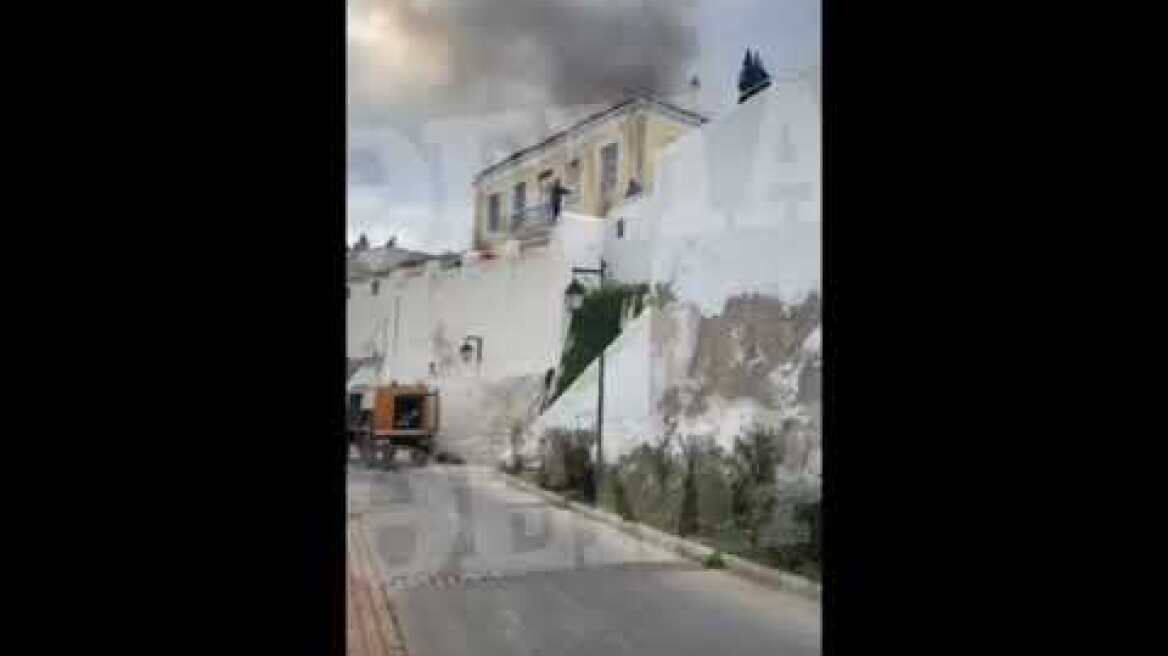Στις φλόγες η νεοκλασική κατοικία Καλλιγά  στις Σπέτσες