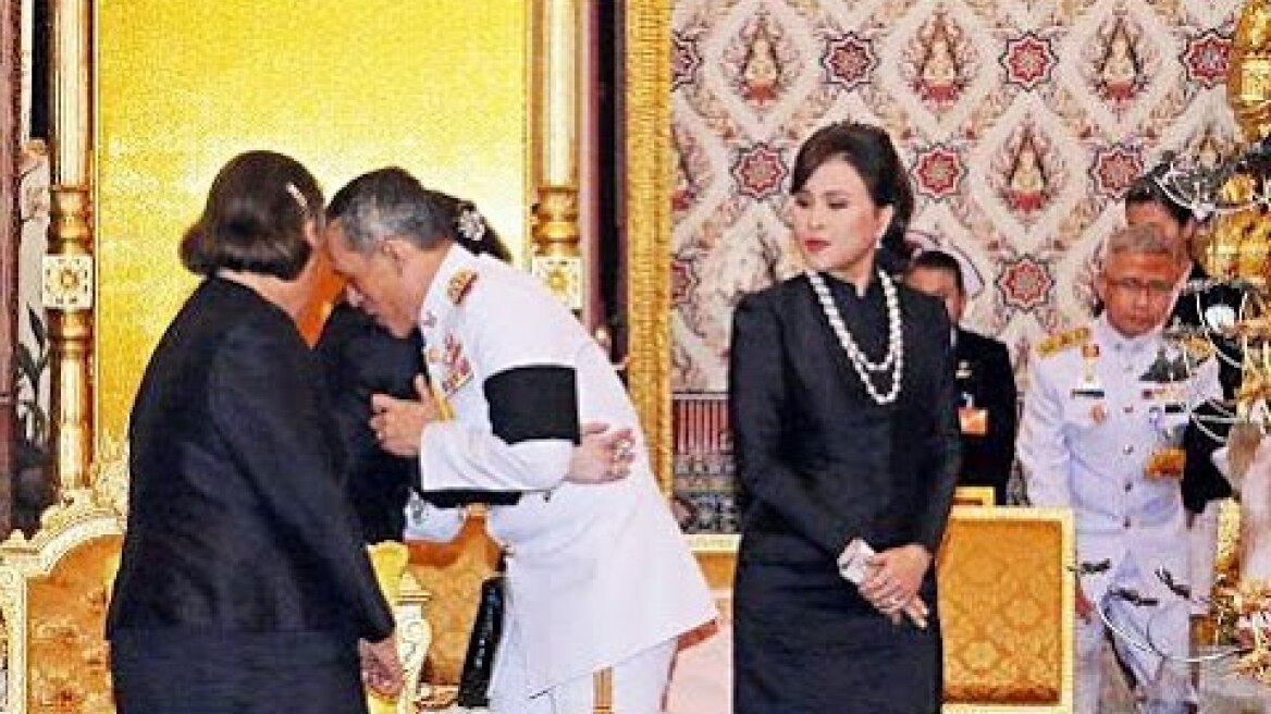 ✔ [Day 51]  19.00 PM King Maha Vajiralongkorn & Lt.Gen.Suthida-Funeral of King Bhumibol[2/2]