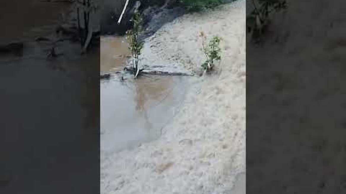 Απίστευτες εικόνες στον Τσούτσουρα από την νεροποντή