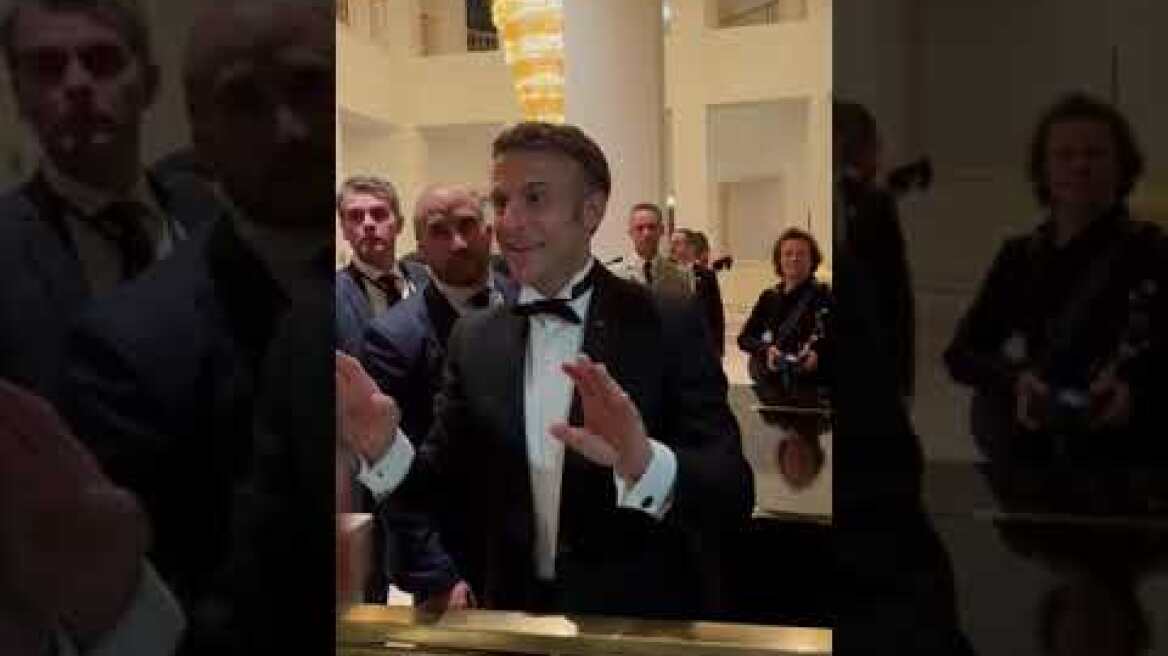 Τα συγχαρητήρια του Μακρόν σε οπαδούς του Παναθηναϊκού (2)