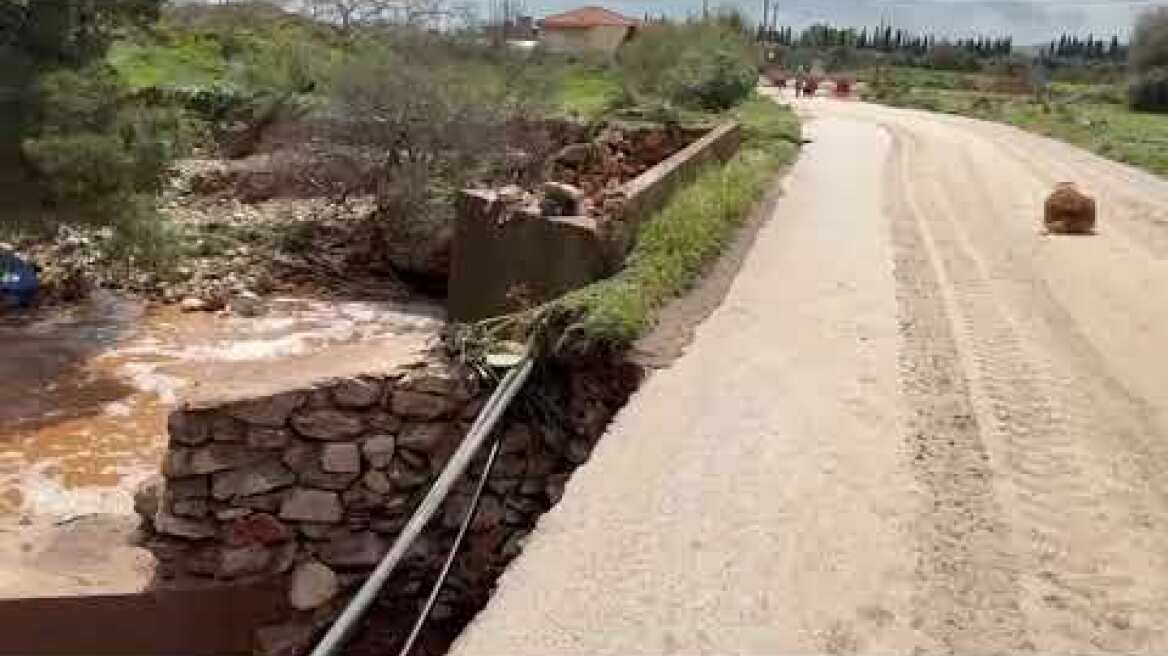 Άνοιξε τρύπα κοντά στη Μαραθώνος