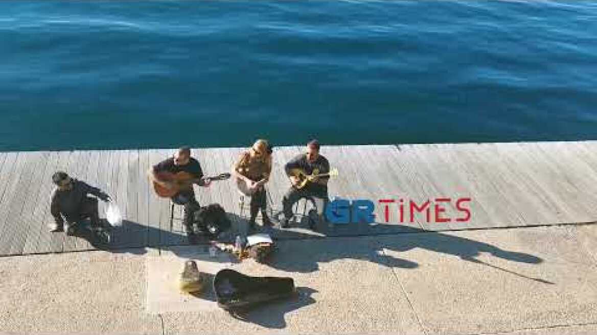 Κόσμος νέα παραλία Θεσσαλονίκης - GRTimes.gr