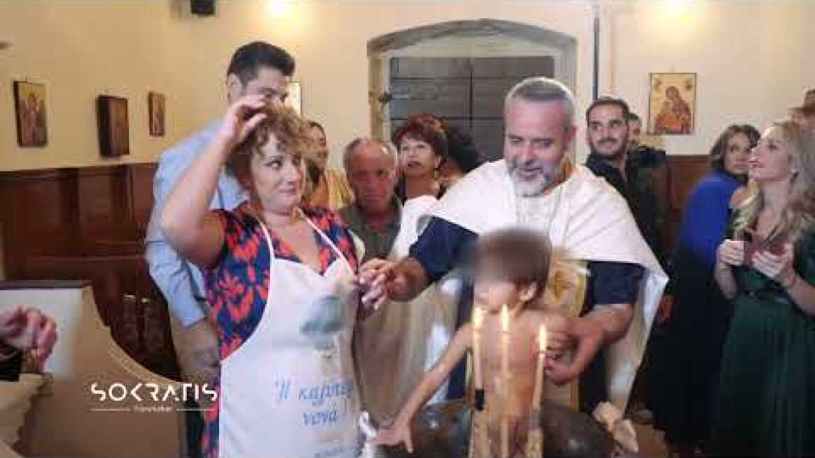 ΑΠΙΣΤΕΥΤΟ ΠΗΡΑΝ ΦΩΤΙΑ ΤΑ ΜΑΛΛΙΑ ΤΗΣ ΝΟΝΑΣ ΤΗΝ ΩΡΑ ΤΗΣ ΒΑΠΤΙΣΗΣ !