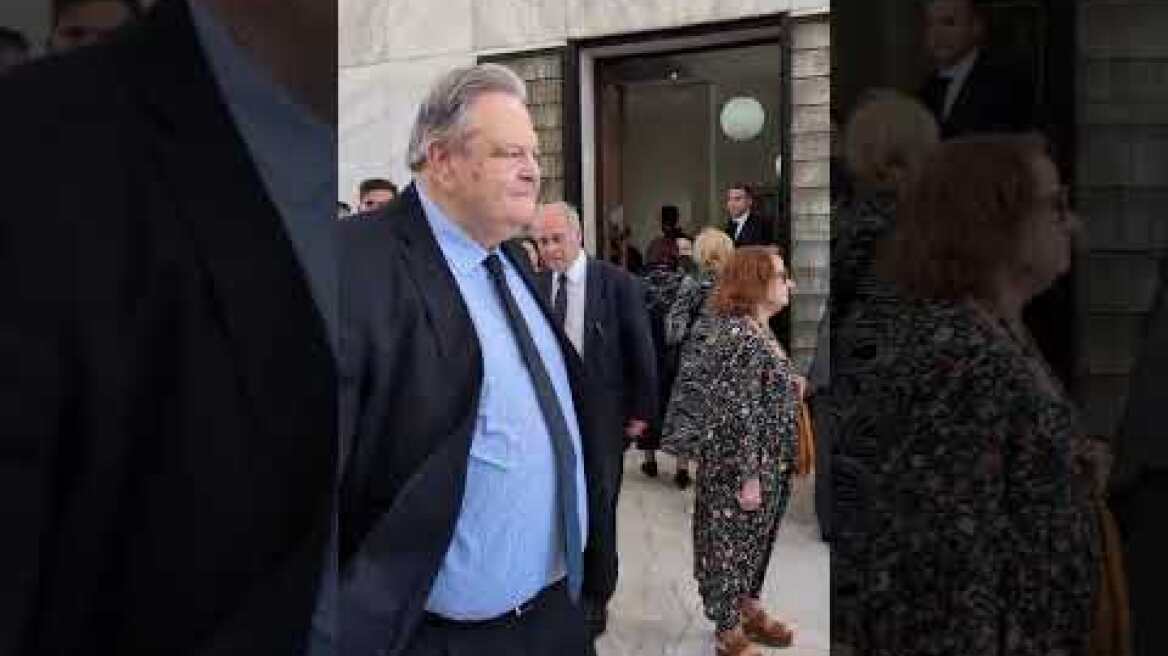 Ε.Βενιζέλος στην κηδεία Χ.Ροκόφυλλου