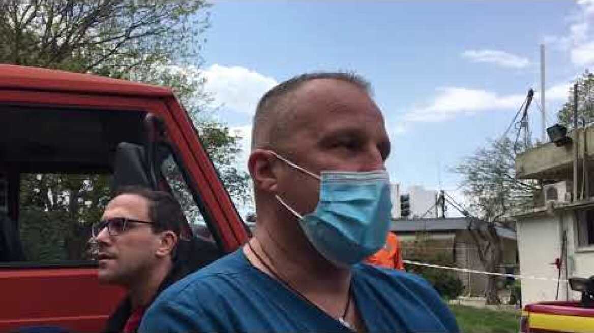 Πυροσβέστες λένε «ευχαριστώ» στους γιατρούς και τους νοσηλευτές του «Σωτηρία»