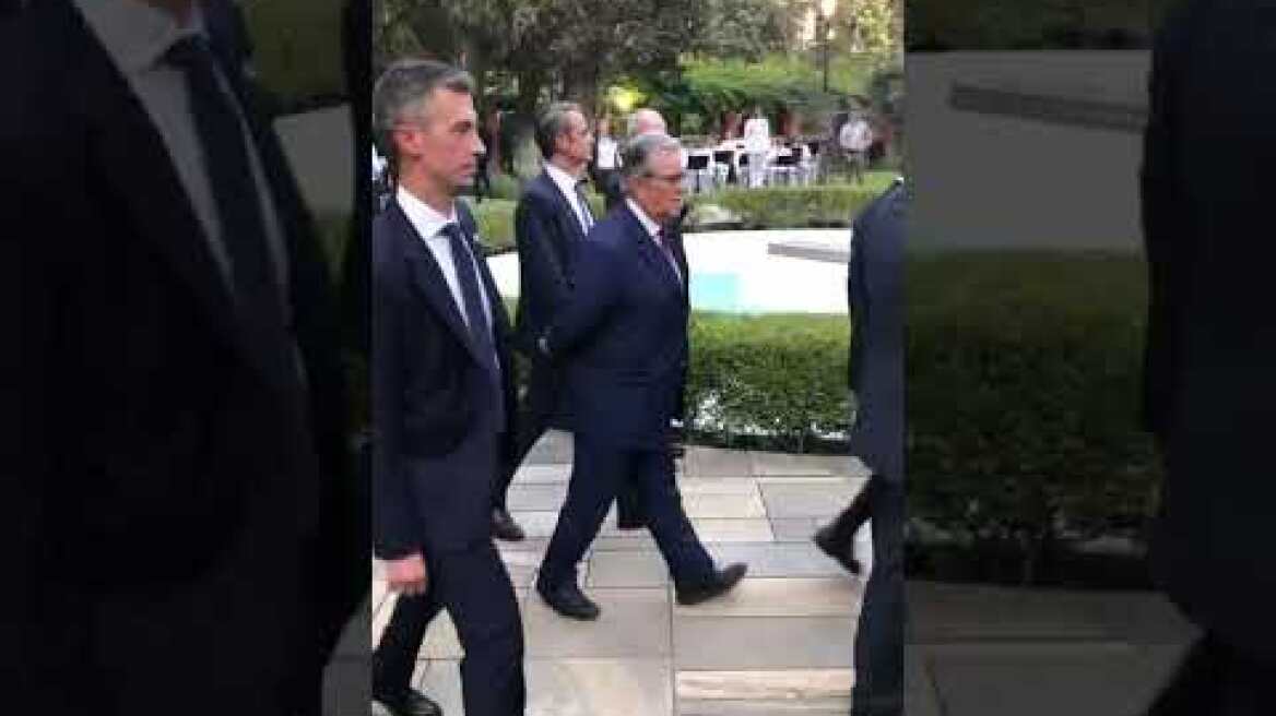 Πολιτικοί αρχηγοί στο Προεδρικό Μέγαρο