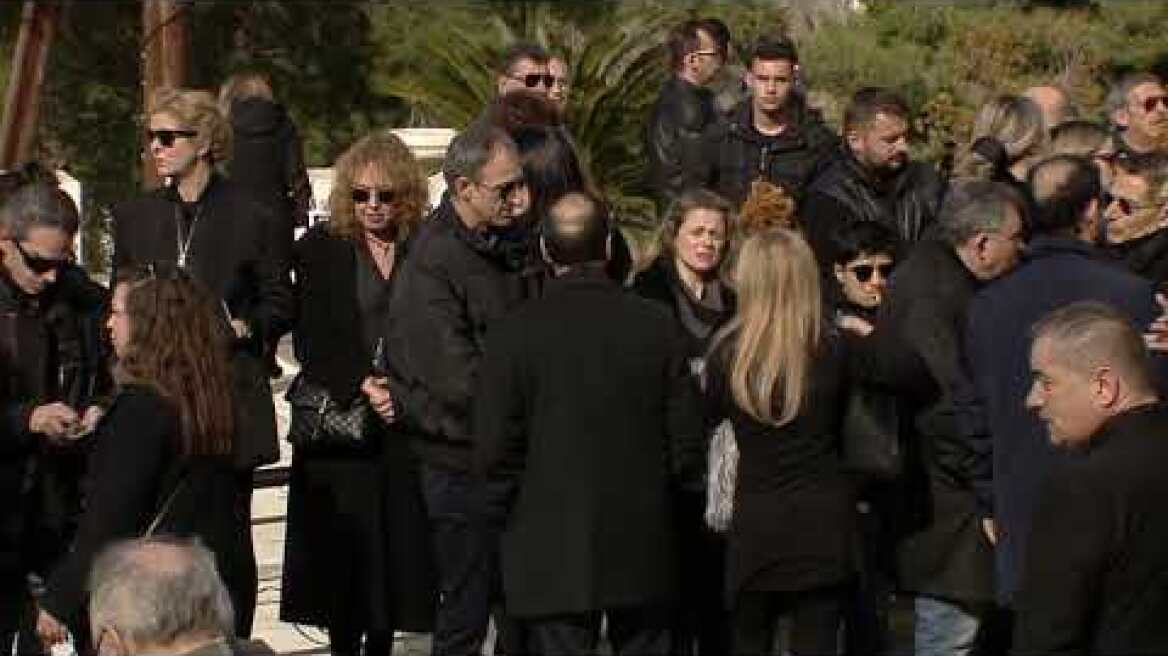 Το «ύστατο χαίρε» στον Θέμο