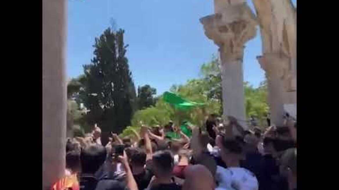 Παλαιστίνιοι προσεύχονται