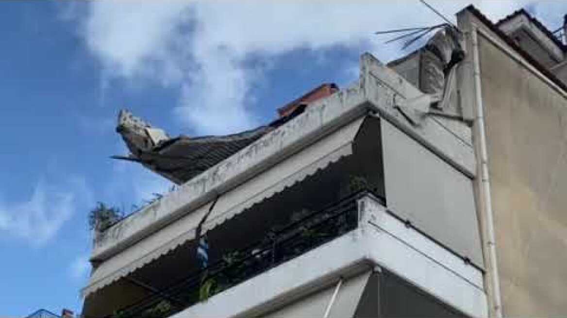 Χαλάνδρι: Έπεσε μπαλκόνι πολυκατοικίας