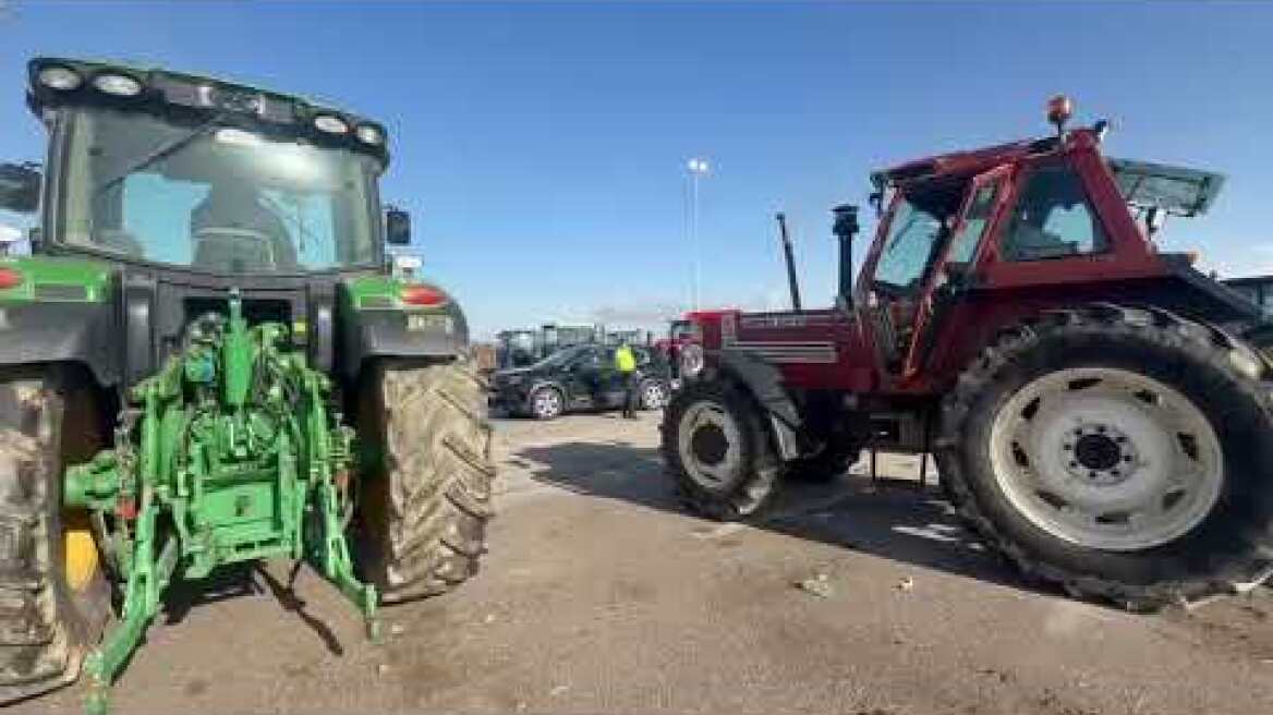 Η αναχώρηση των αγροτών του μπλόκου Μαλγάρων (4)