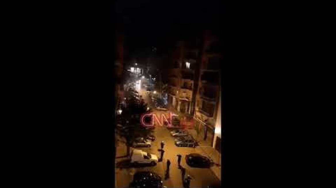 Επίθεση με μολότοφ κατά αστυνομικών στα Εξάρχεια