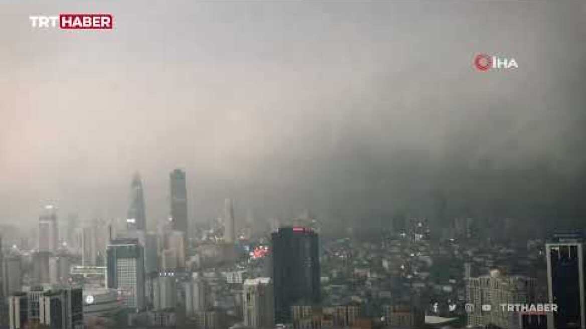 İstanbul’u bir anda bulutlar kapladı: Gündüz geceye döndü