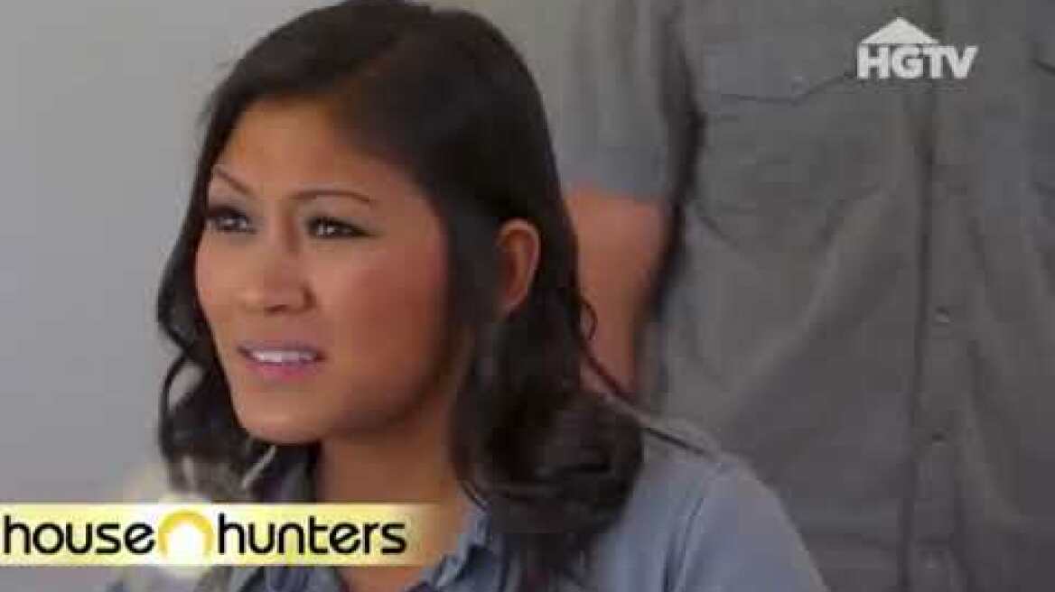 Our bed would never fit!' Throuple appears on House Hunters