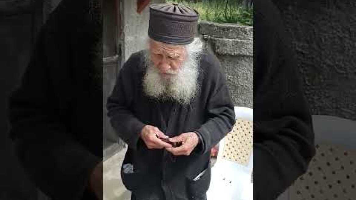 ΣΥΓΚΛΟΝΙΖΕΙ! Έμειναν άφωνοι με τον Σταυρό - Ο Γέροντας Νικόδημος από την Καψάλα αποκαλύπτει...!!!