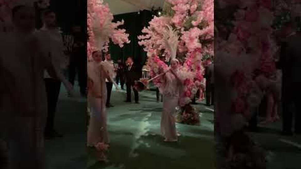 Ο γάμος της χρονιάς: Ο Αντώνης Ξυλάς και η Ιφιγένεια Πρωτονοτάριου παντρεύτηκαν (2)