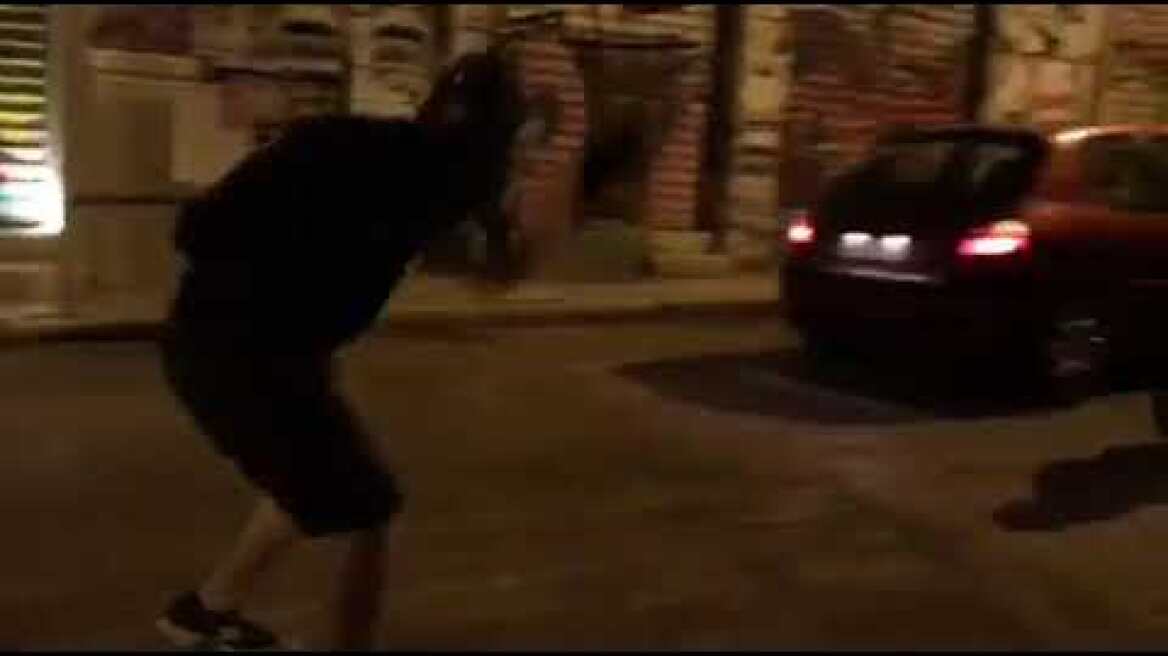 Βίντεο μολότοφ στα Εξάρχεια