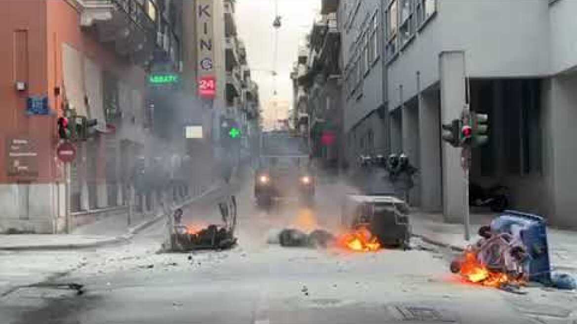 Ενταση έξω απο τη Νομική μετά το συλλαλητήριο