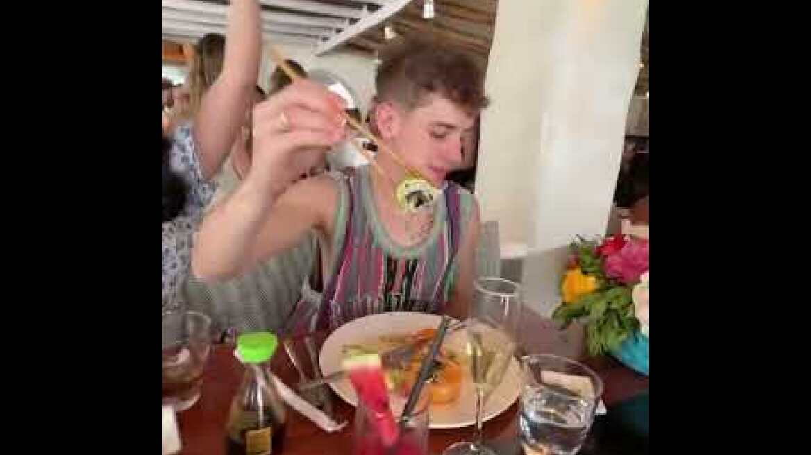 Η Ανίτα ξεσαλώνει στη Μύκονο