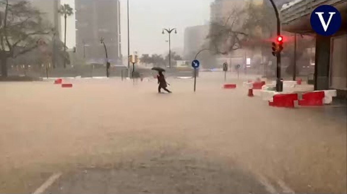 Inundado el centro de Málaga por el paso de la DANA