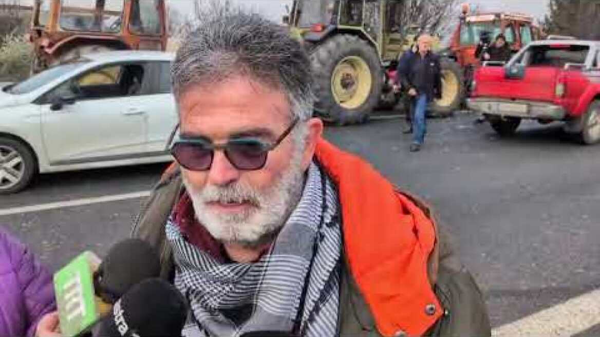 Oι αγρότες αποχωρούν από το μπλόκο της Νίκαιας (3)