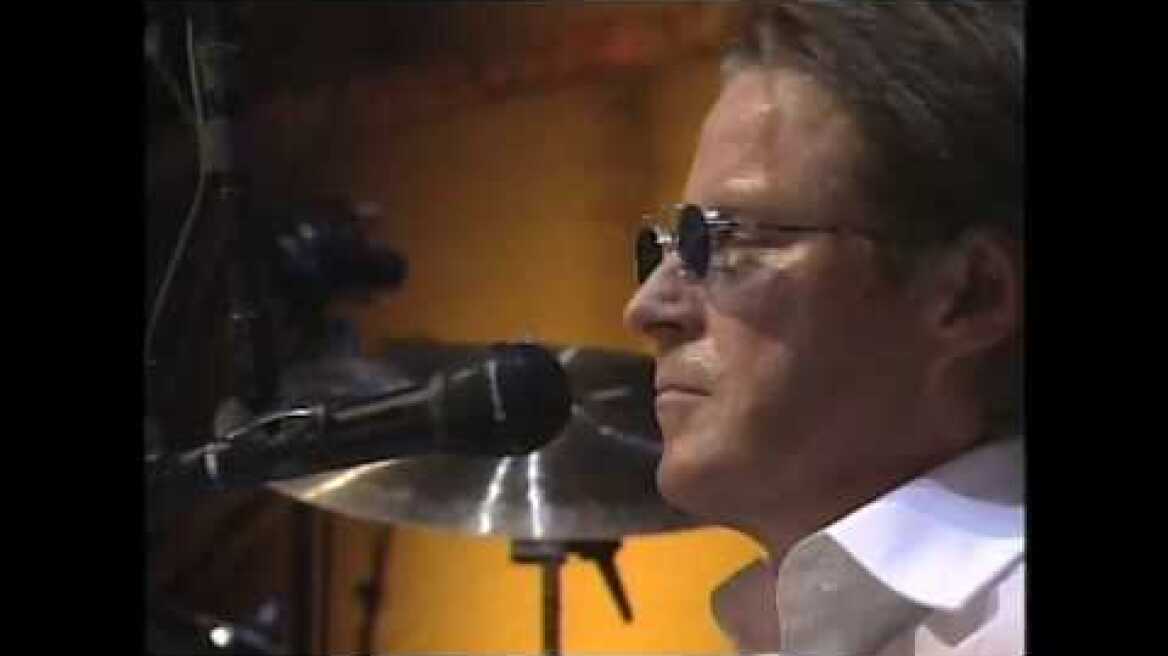 Eagles perform "Hotel California" at the 1998 Rock & Roll Hall of Fame Induction Ceremony