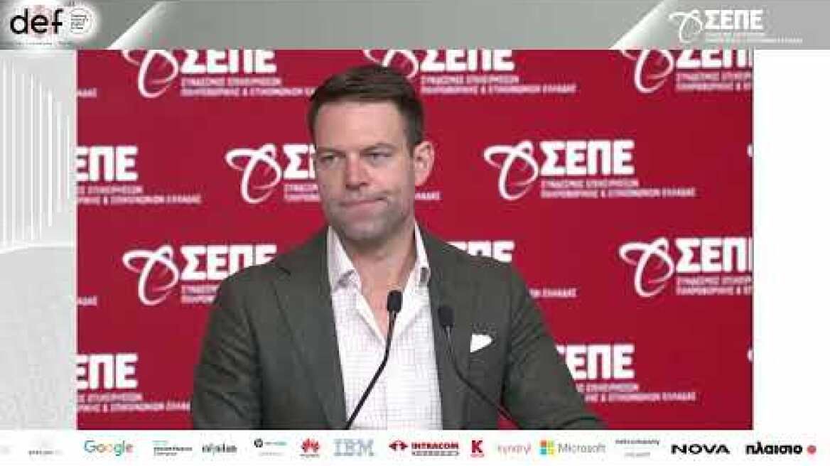 Ο Στέφανος Κασσελάκης, Αρχηγός της Αξιωματικής Αντιπολίτευσης και  Πρόεδρος ΣΥΡΙΖΑ, στο def 2023