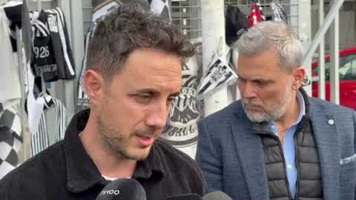 Άνθρωποι του Άρη Άφησαν λουλούδια στο μνημείο που έχει στηθεί έξω από το γήπεδο στη θύρα ένα (2)