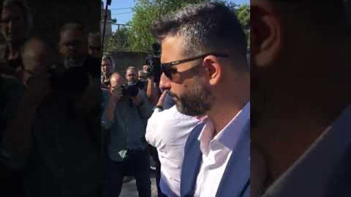 Χειραψία Χαρδαλιά Μητσοτάκη στην Κηφισιά