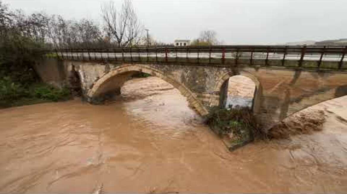 Ζημιές στην διάβαση Αμπελιάς