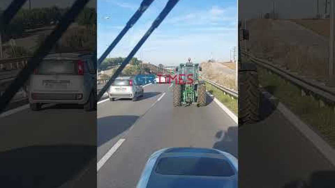 Ξεκίνησε τον κομβόι με τρακτέρ από τη Χαλκιδική με προορισμό της Θεσσαλονίκη