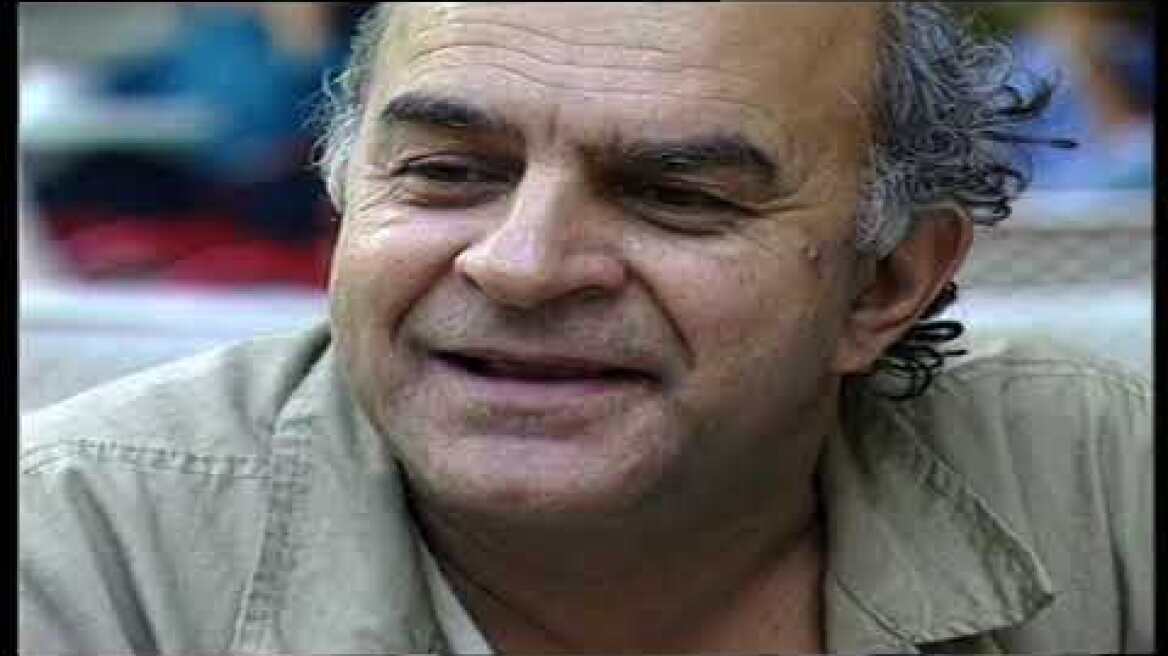 1) ΑΛΕΚΟΣ ΦΑΣΙΑΝΟΣ ΣΤΗΝ ΠΑΛΙΑ ΓΕΙΤΟΝΙΑ, ΓΙΑ ΤΟ ΘΕΑΤΡΟ, ΖΩΓΡΑΦΙΖΟΝΤΑΣ ΣΤΗΝ ΒΑΡΗ