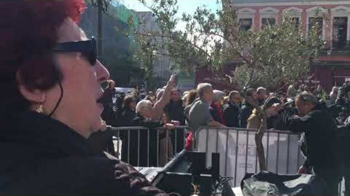 Βαρβάκειος τραγούδια