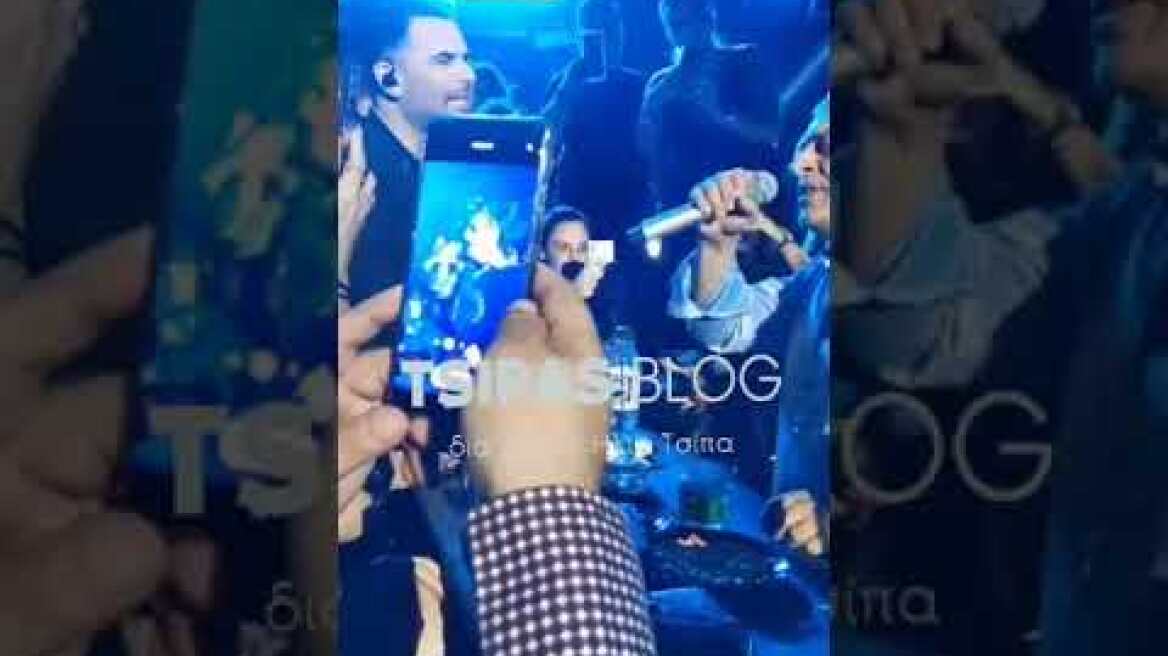 Ο Θέμης Αδαμαντίδης τραγουδάει «Στην καρδιά»