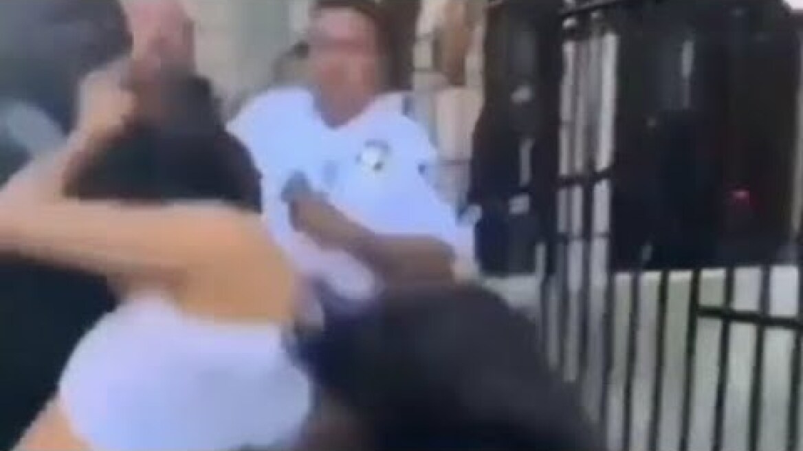 NY police officer TKO A WOMAN LINKS IN DESCRIPTION