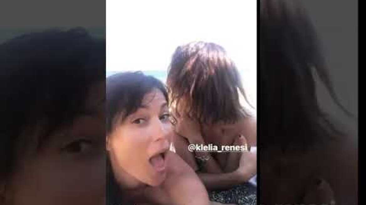 Παπουτσάκη και Ρένεση κάνουν topless