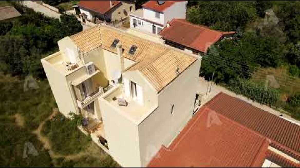 ΕΔΩ ΚΡΥΒΟΝΤΑΝ ΑΘΕΑΤΟΙ ΟΙ ΔΡΑΣΤΕΣ;