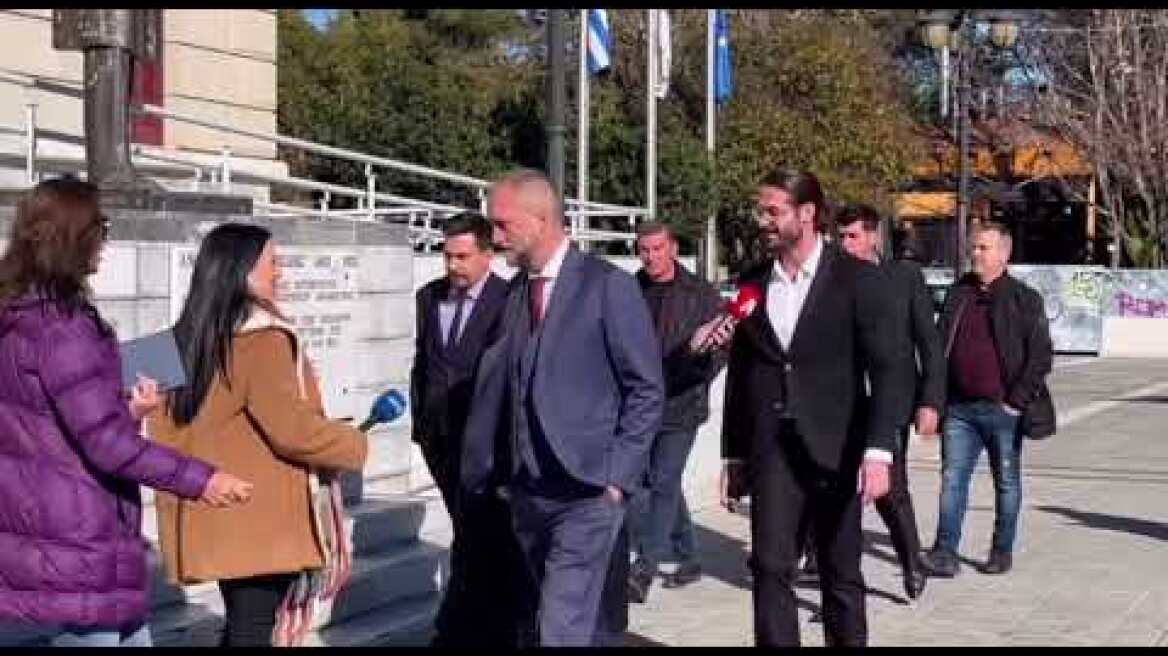 ArcadiaPortal.gr Έφτασε στα Δικαστήρια της Τρίπολης ο Άρης Μουγκοπέτρος 