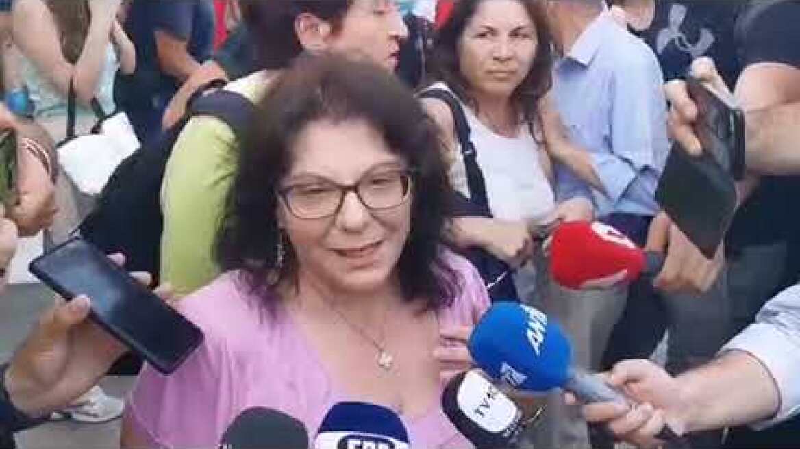 Θεσσαλονίκη: Μεγάλη φωτιά σε κτήριο στην πλατεία Αριστοτέλους - Φόβοι για εγκλωβισμένους (4)