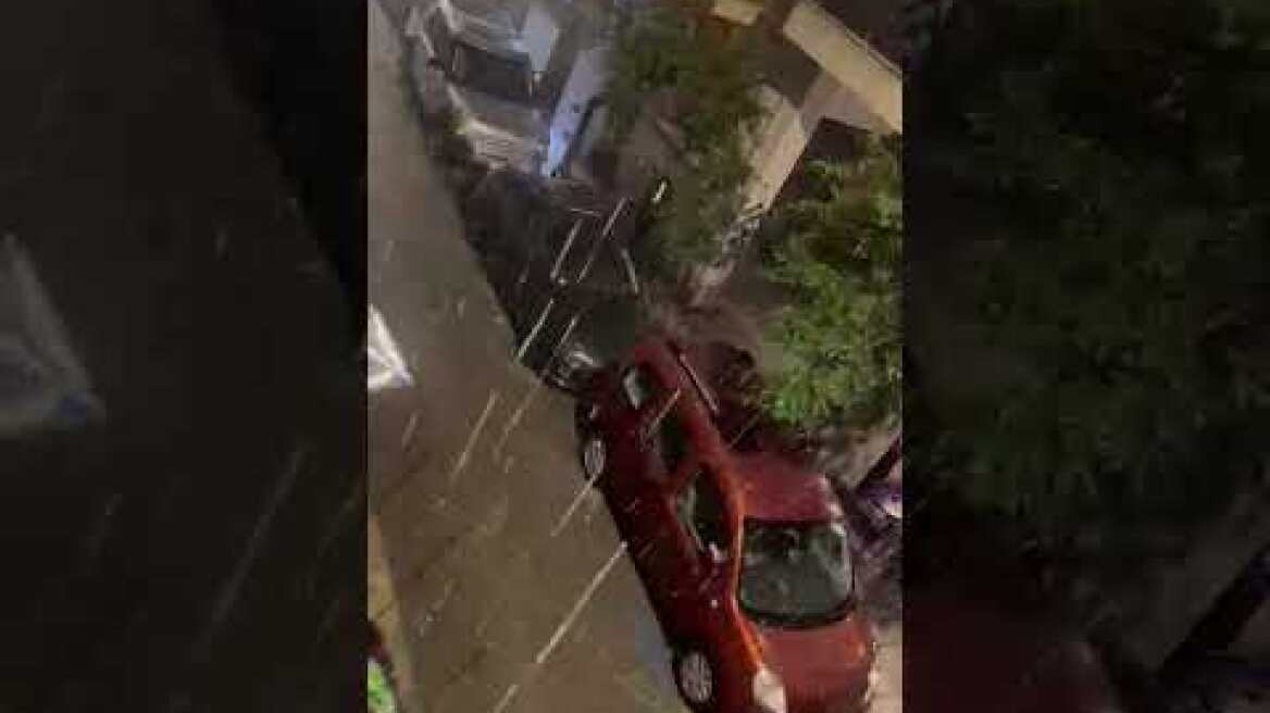 Καταιγίδα στα Εξάρχεια