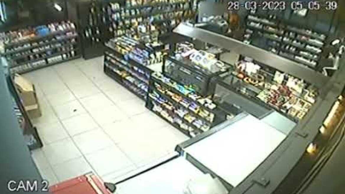 Εισέβαλε με όπλο τρεις φορές στο ίδιο κατάστημα καφέ - ψιλικών της Θεσσαλονίκης (3)