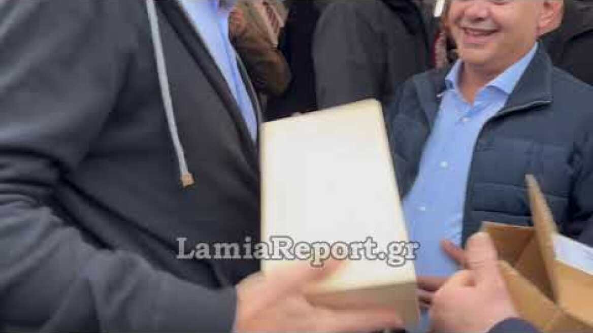 LamiaReport.gr: Ο Μητσοτάκης και το "κασελάκι"