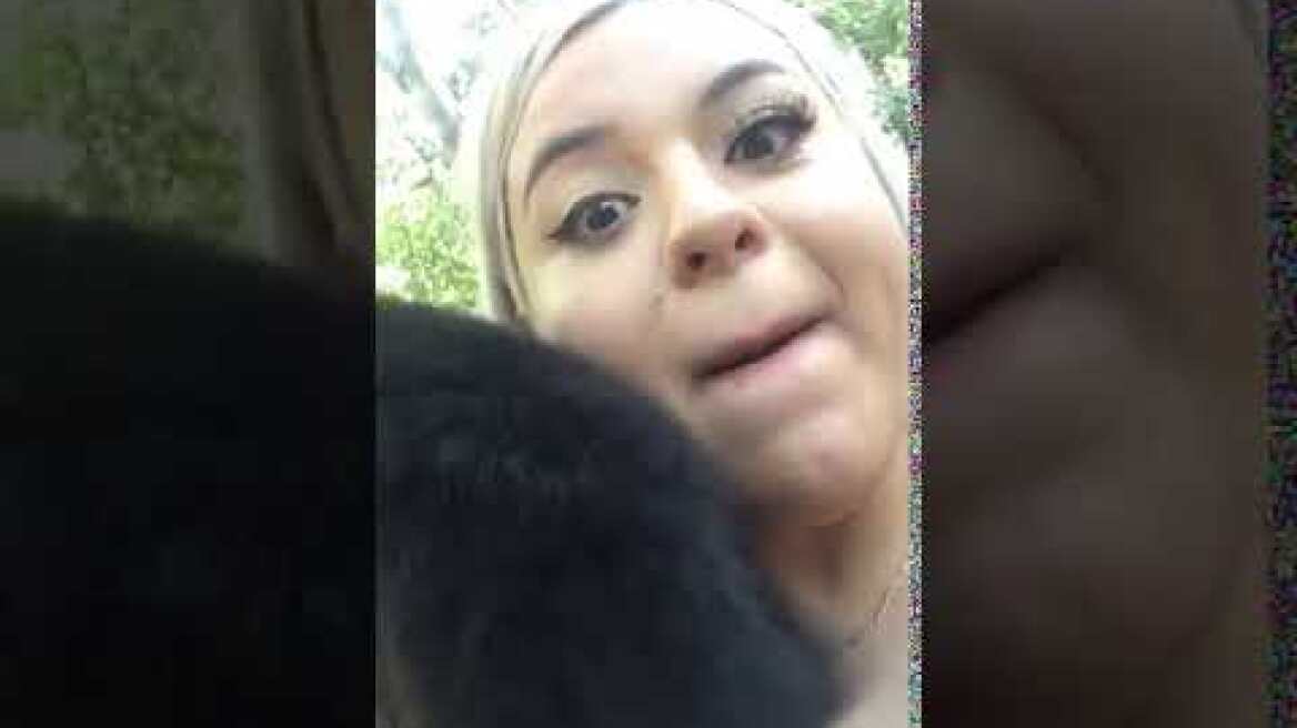 Η μαϊμού «ξήλωσε» την ψεύτικη βλεφαρίδα