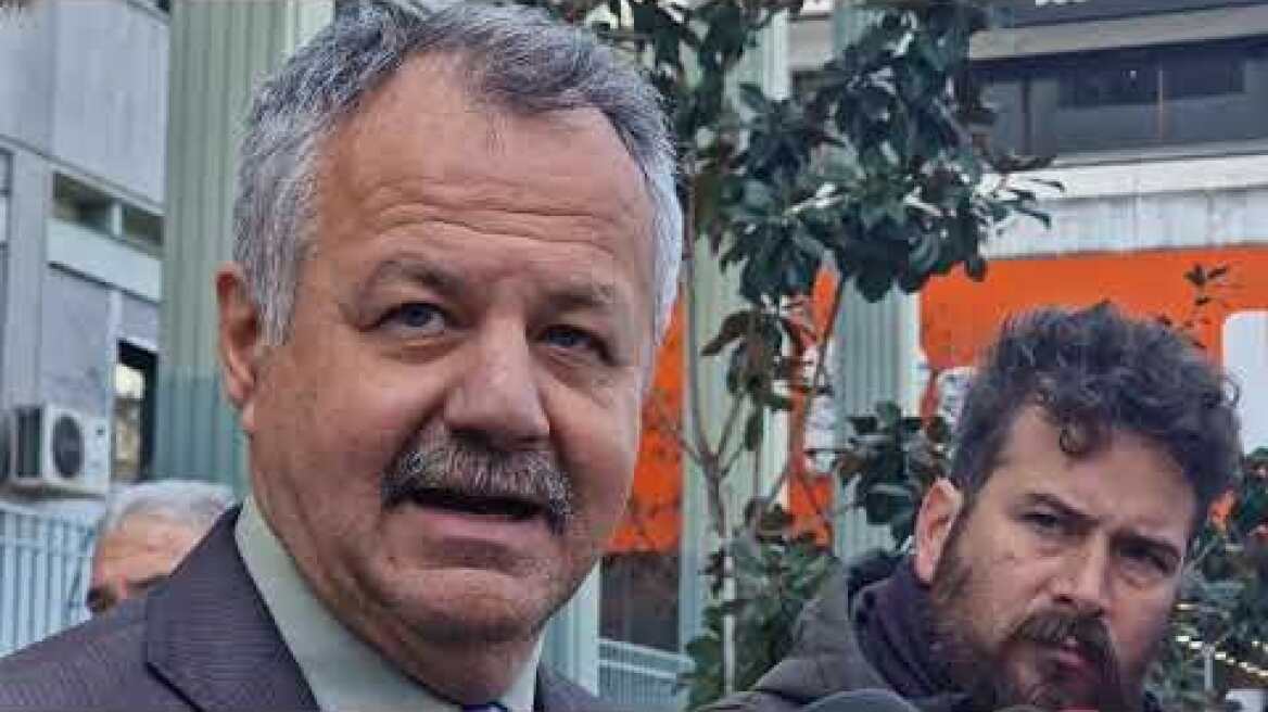 «Ο σταθμάρχης ήταν σε σύγχυση, είχε έλλειψη συνείδησης», λέει ο δικηγόρος τραυματία